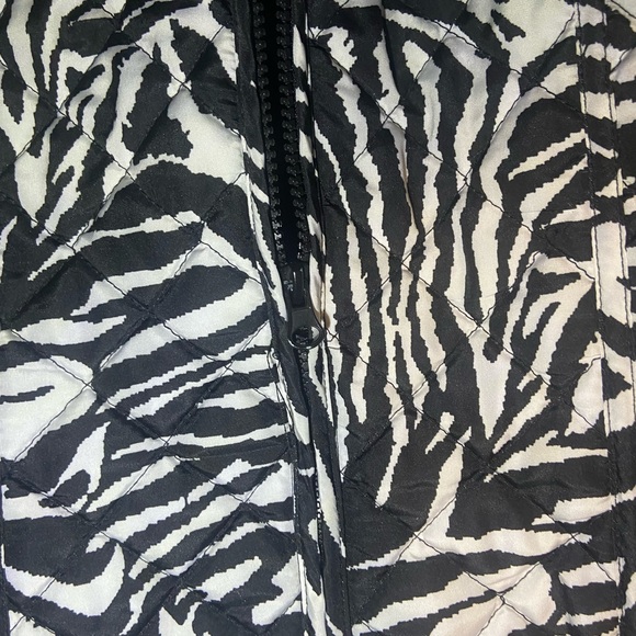 Zebra print vest with fur neck lining - Picture 4 of 5